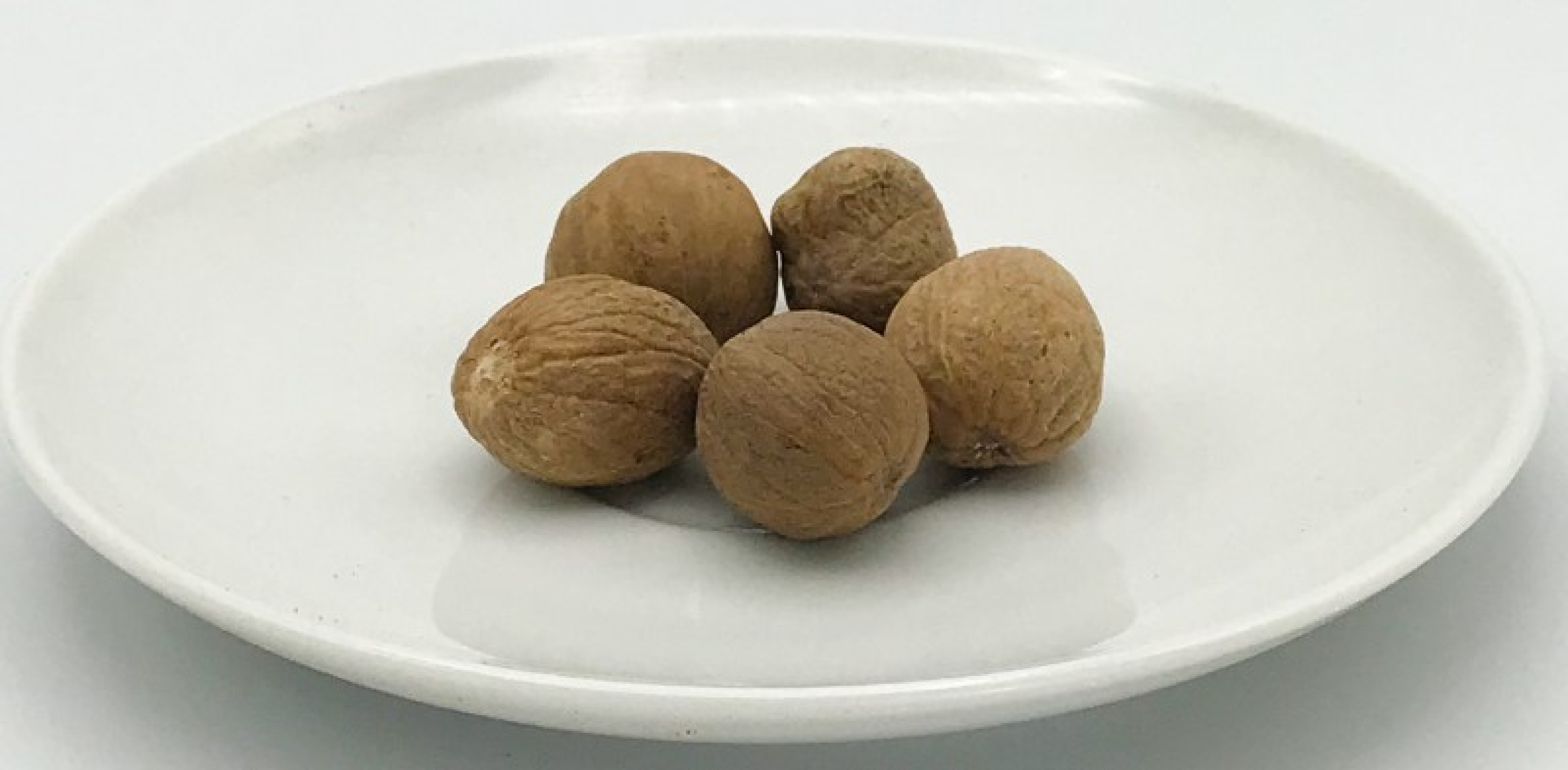 Muskatnuß, ganz, 5 Stk.
